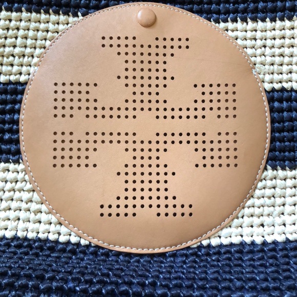 Tory Burch woven bag - Picture 2 of 8